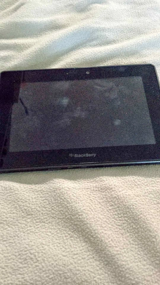 BlackBerry playbook 32gb (for parts) (TRADES OPEN)
