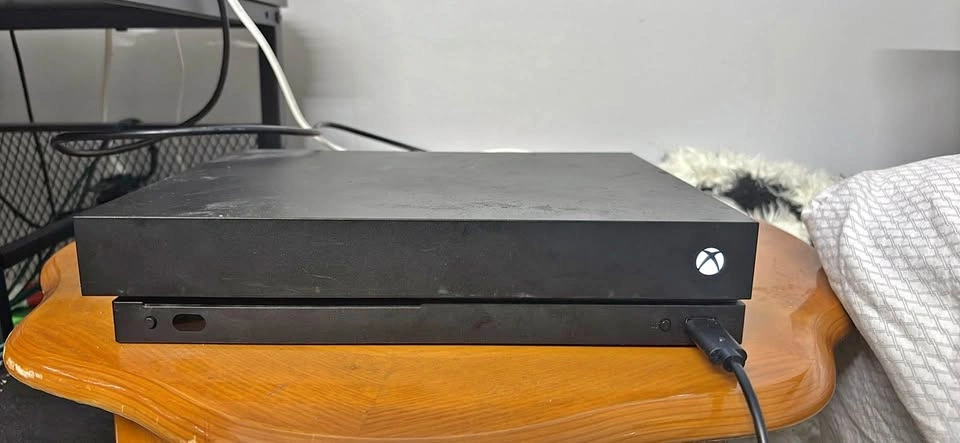 Xbox one x 1tb