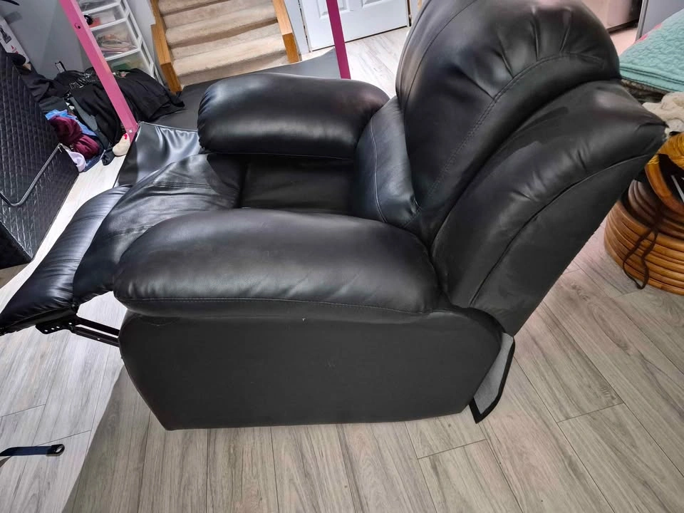 Black Faux Leather Recliner Chair - photo 5
