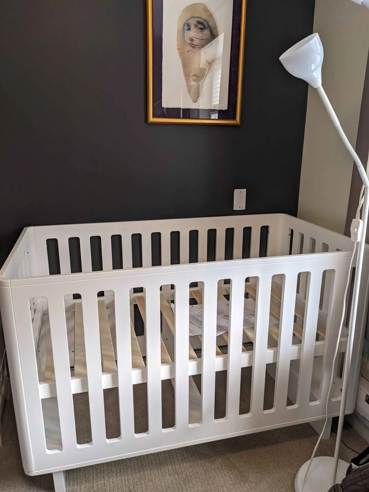 Crate & Barrel White Sycamore Adjustable Crib with Toddler Rail - photo 4