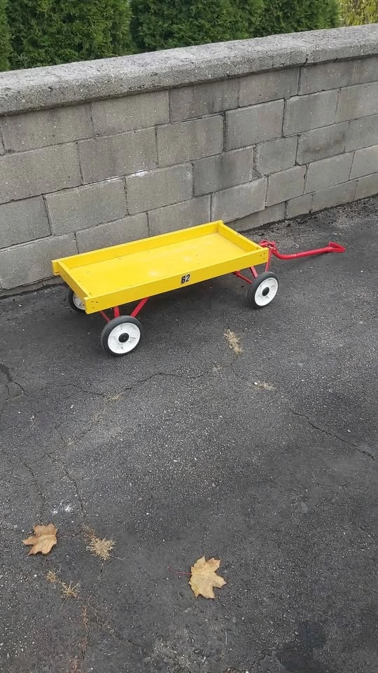 Garden Cart - Wagon Excellent condition. 17"×34"