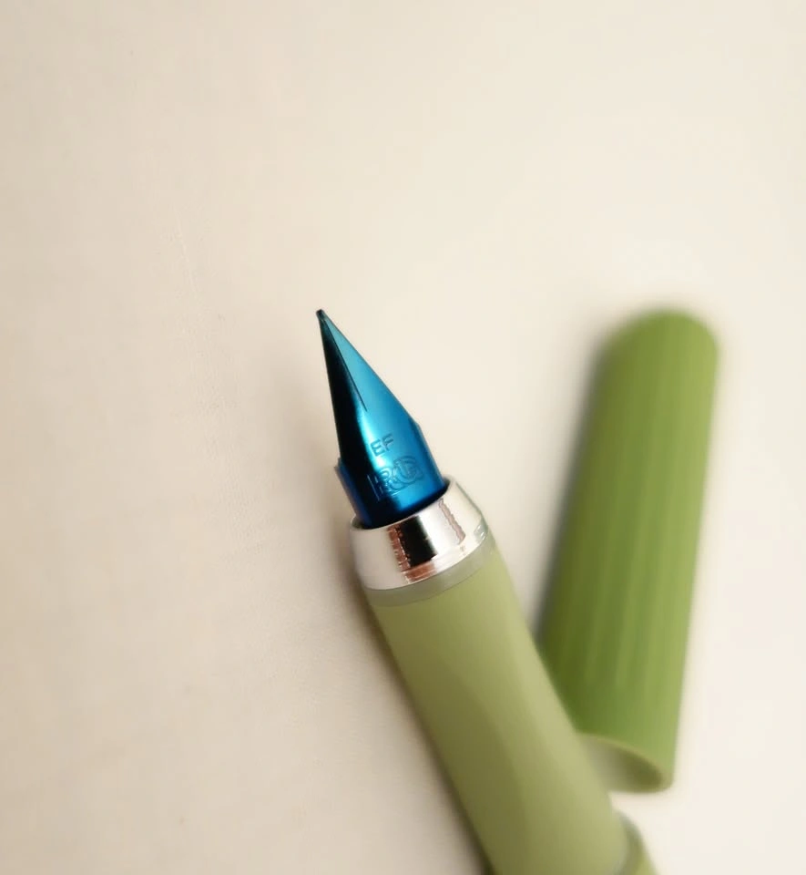 NEW BG Magnetic Cap Blue Iridium Tipped EF Nib Fountain Pen - photo 4