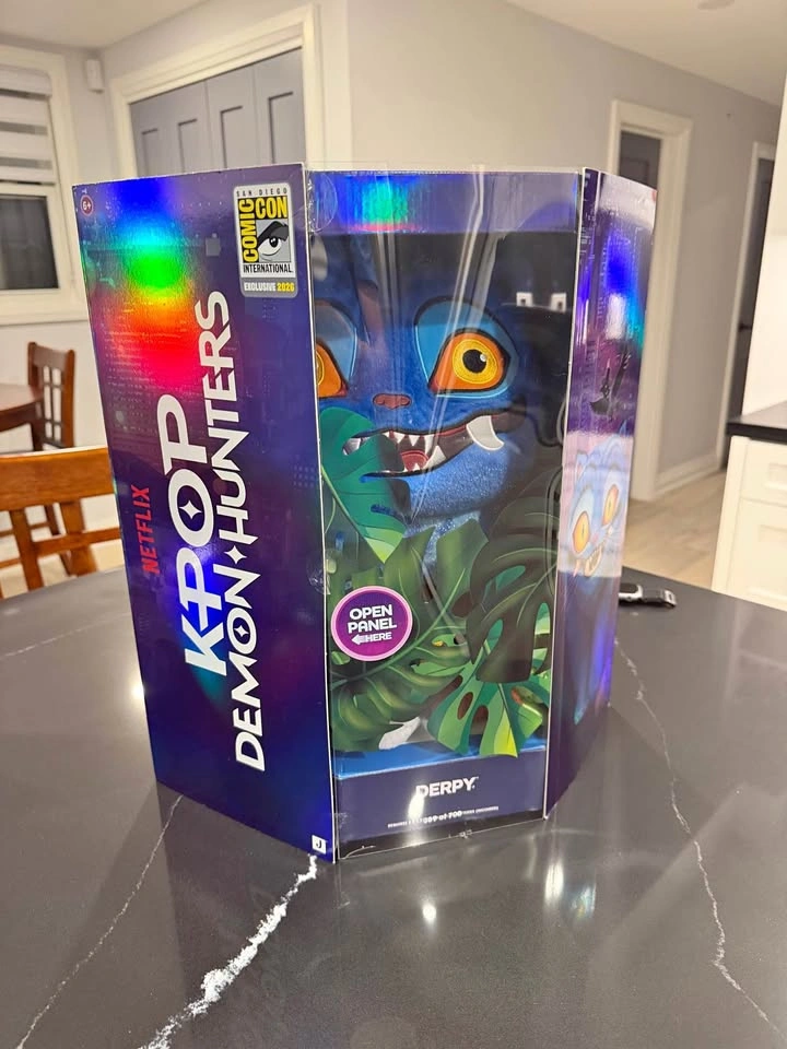 KPop Demon Hunters – 12” Collector Edition Derpy