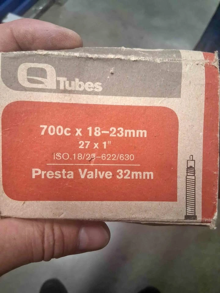 Q-Tubes 700c x 18-23mm Presta Valve Bicycle Tube