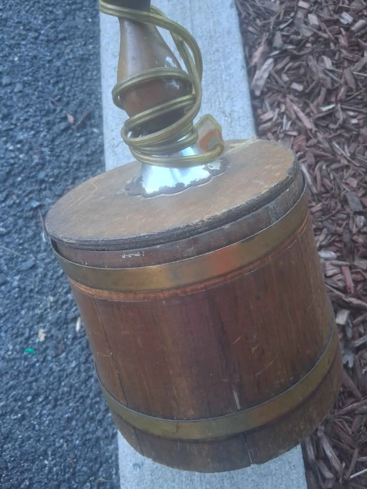 Vintage Wooden Barrel Table Lamp - photo 2