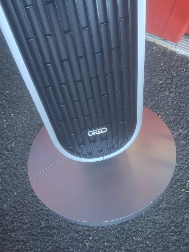 Dreo Oscillating Smart Tower Fan - photo 4