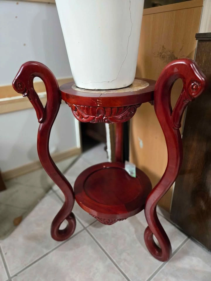 Beautiful flower vase & wooden stand - photo 2