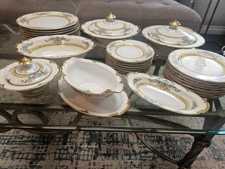 Full Dinning Fine China Set made in Japan - photo 5