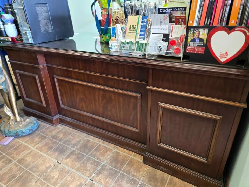 Beautiful desk, cabinet & display case - photo 4