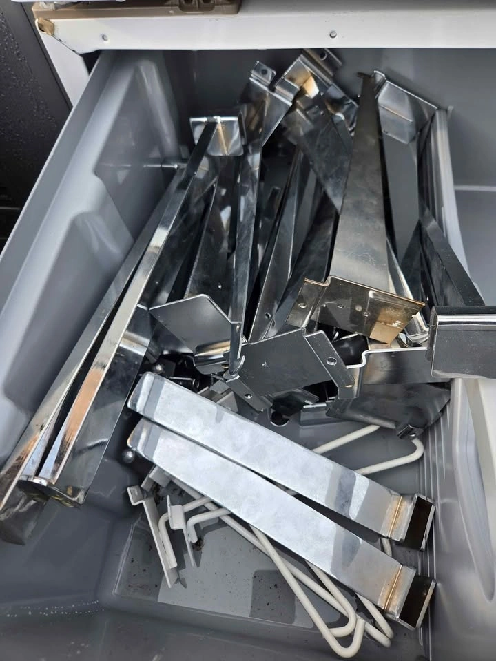 Slat wall brackets & glass shelf - photo 5