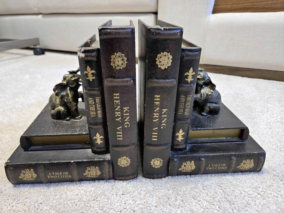 Beautiful elephants book holder