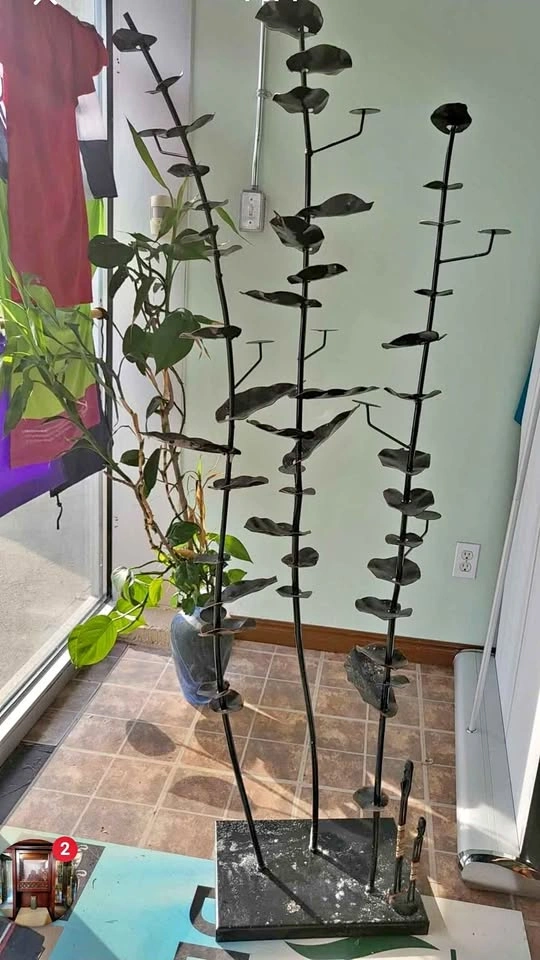 Beautiful metal leaf candle holder