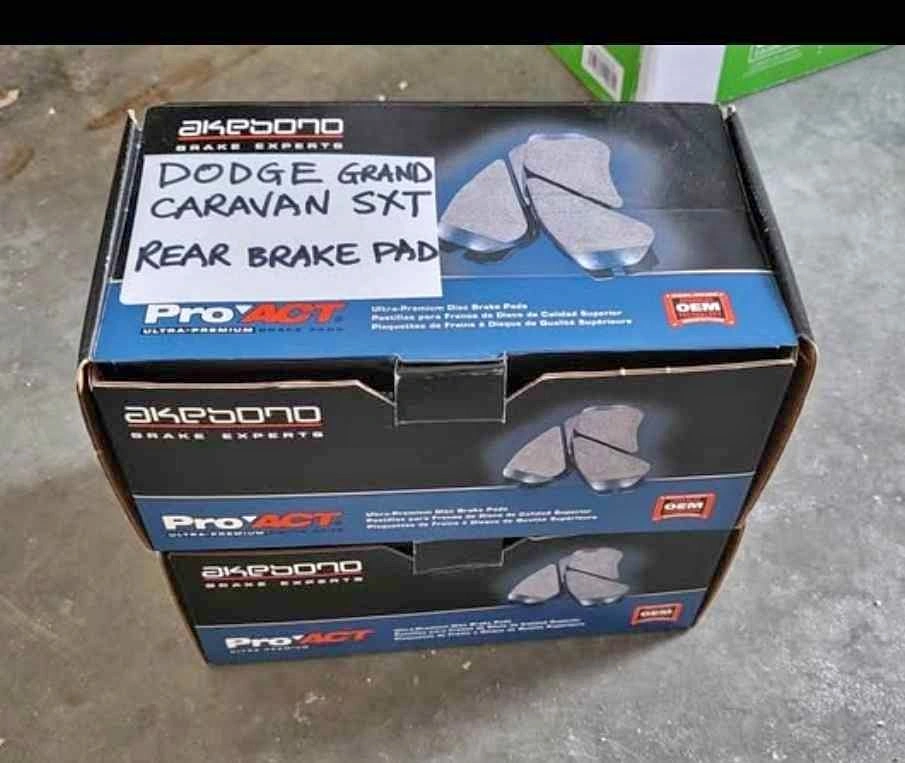 BRAND NEW dodge grand caravan brake pad_sealed!!!