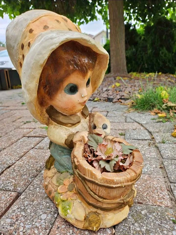 rare Vintage ceramic Girl w/ Bonnet, Duck