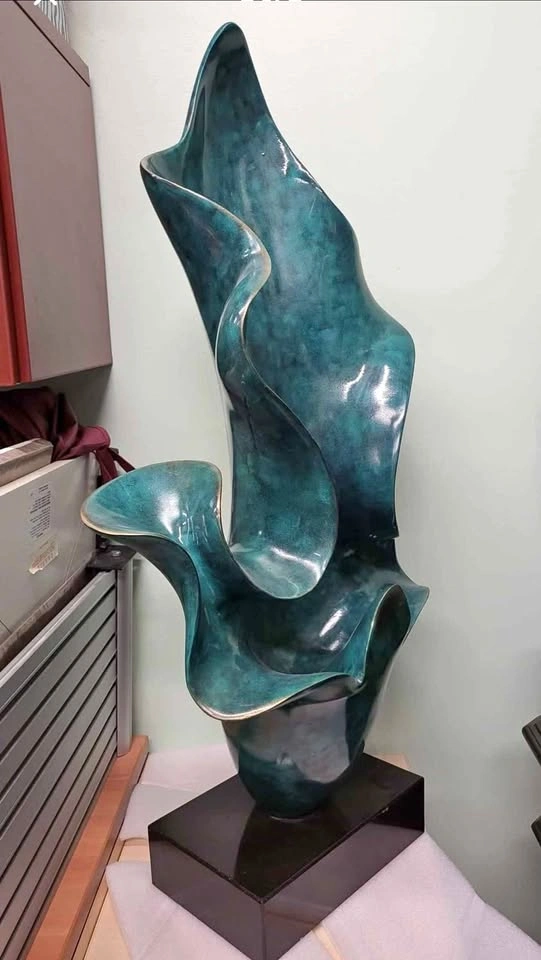 Beautiful rare free-form sculpture