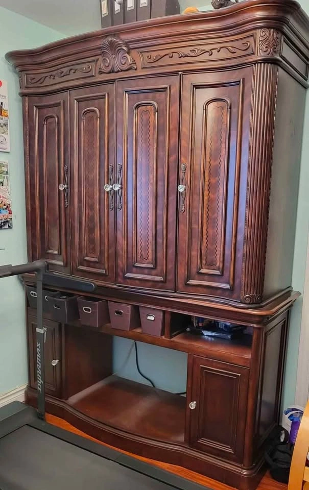 Rare solid wood carved base and hutch - photo 3