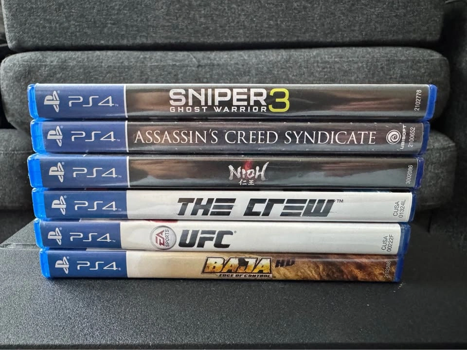 Sony PlayStation 4 Slim Bundle with 2 Controllers and 5 Games - photo 3