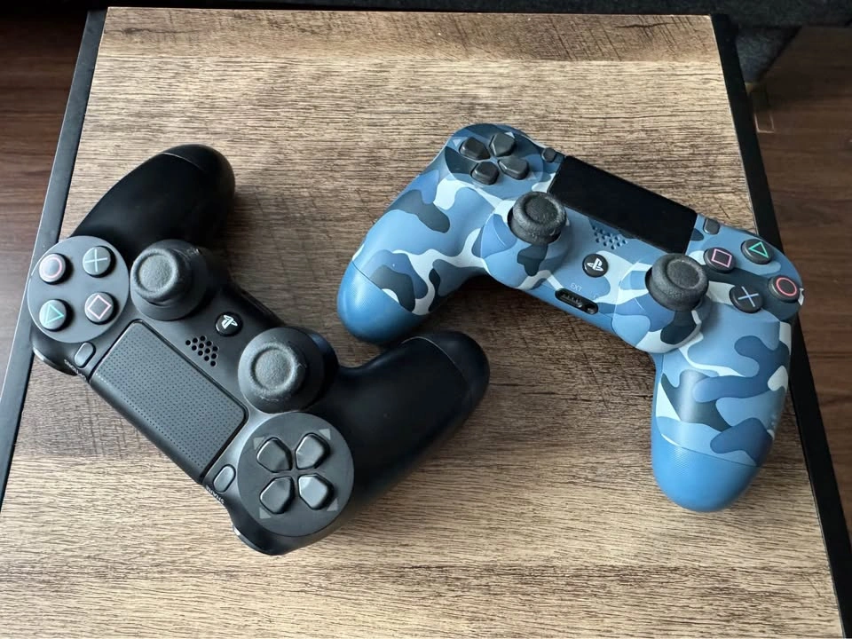Sony PlayStation 4 Slim Bundle with 2 Controllers and 5 Games - photo 4
