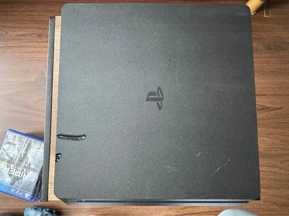 Sony PlayStation 4 Slim Bundle with 2 Controllers and 5 Games - photo 5