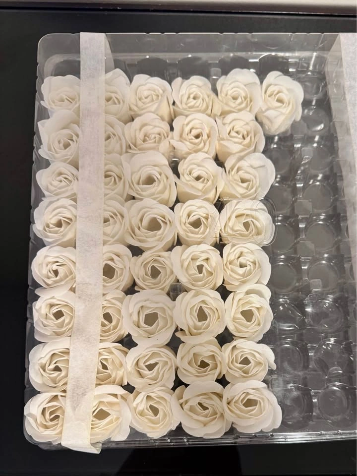 White Soap Rose Flower Heads - photo 2