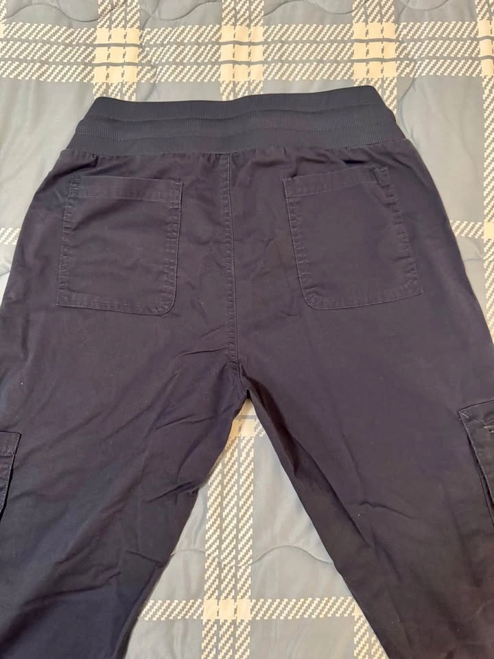 Women's Scrub Set Small (2 pants 3 tops) - photo 3