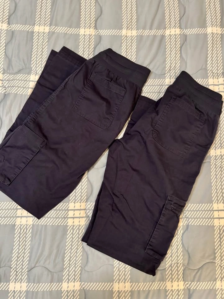 Women's Scrub Set Small (2 pants 3 tops) - photo 4