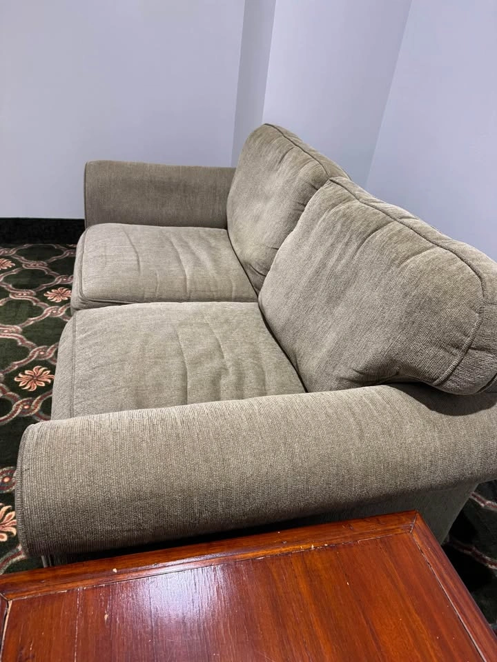 2-Seater Fabric Loveseat / Couch - photo 3