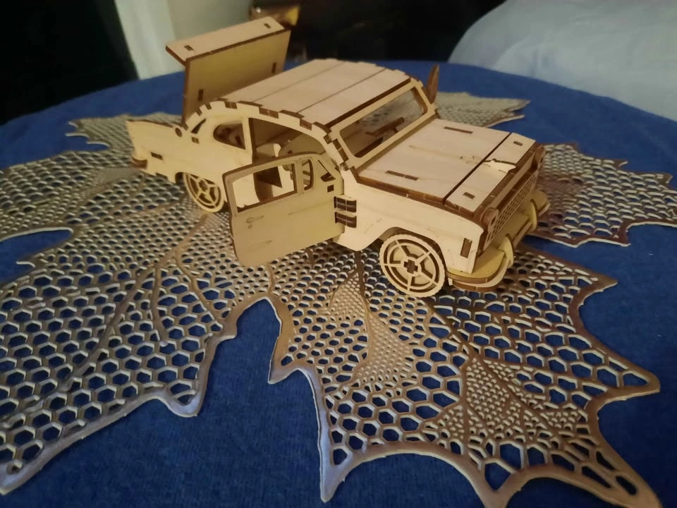 Wooden Model Car – Detailed Display Piece 🚗 - photo 5