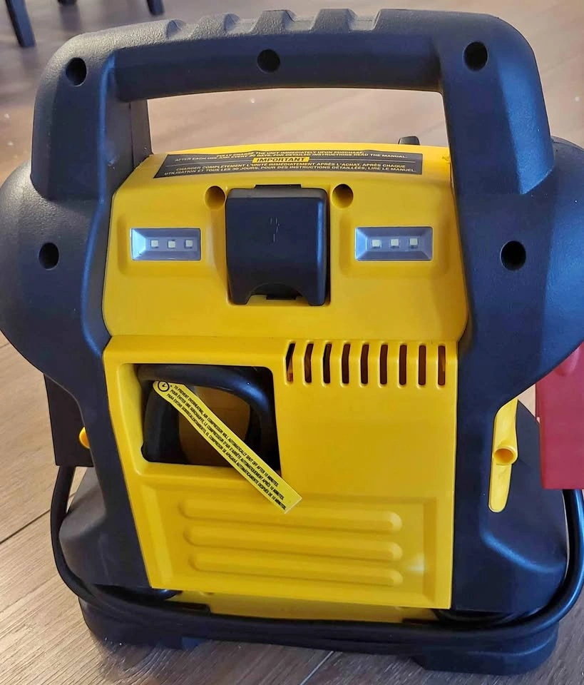 BRAND NEW Dewalt car booster pack