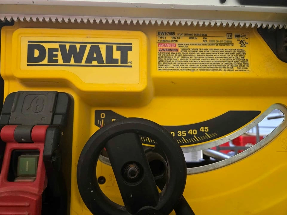 Dewalt table saw - photo 2