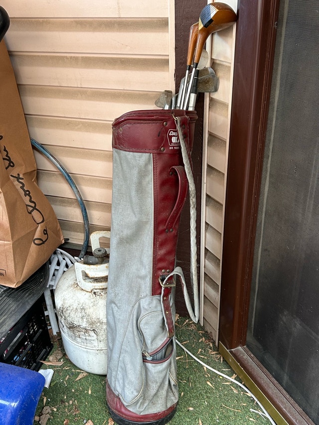 Vintage golf clubs and balls - photo 5