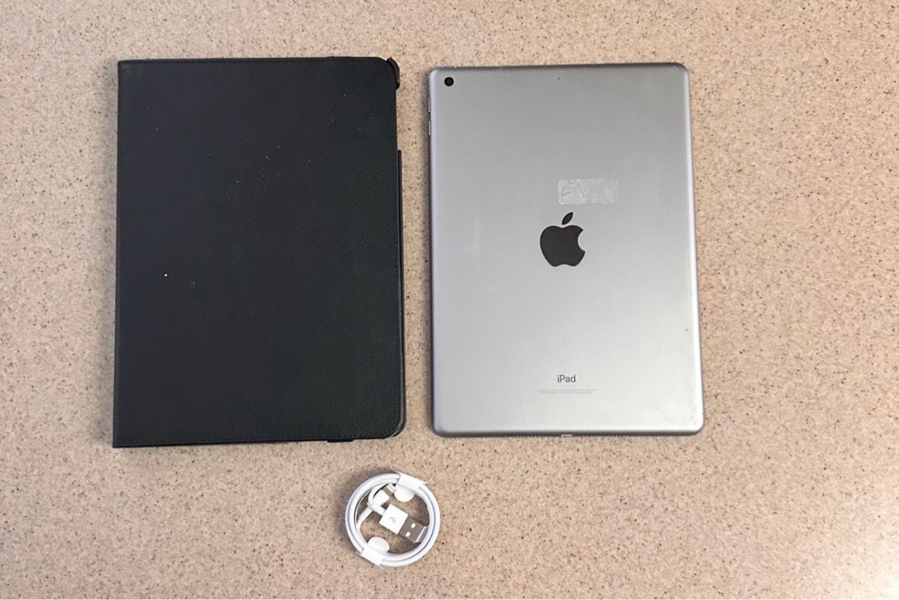iPad 6 gen 32gb $115 or best offer