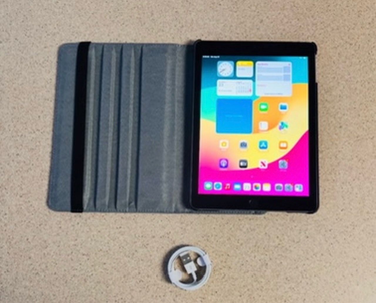 iPad 6 gen 32gb $115 or best offer - photo 2