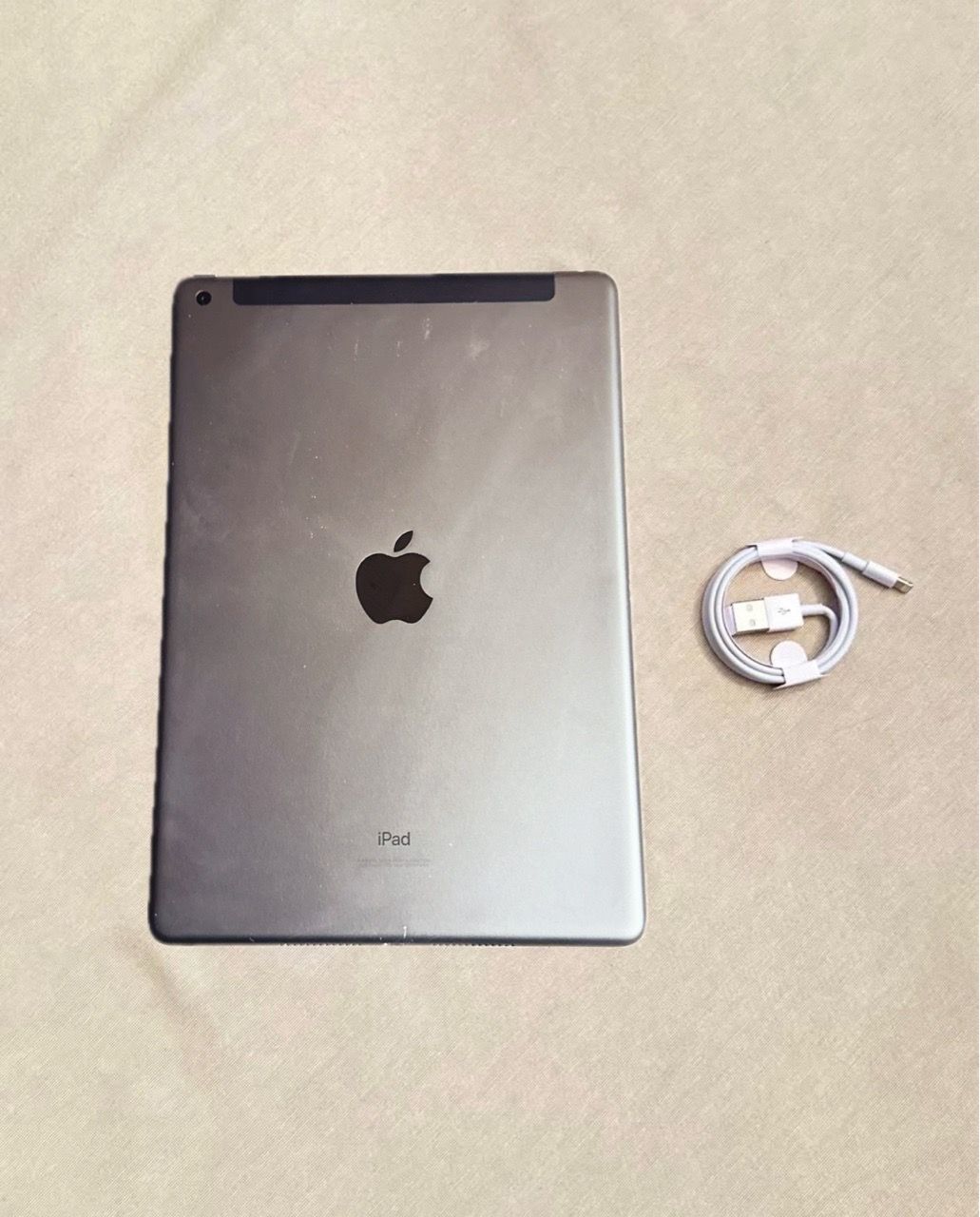 iPad 7 32gb WiFi + Cellular $140 or best offer