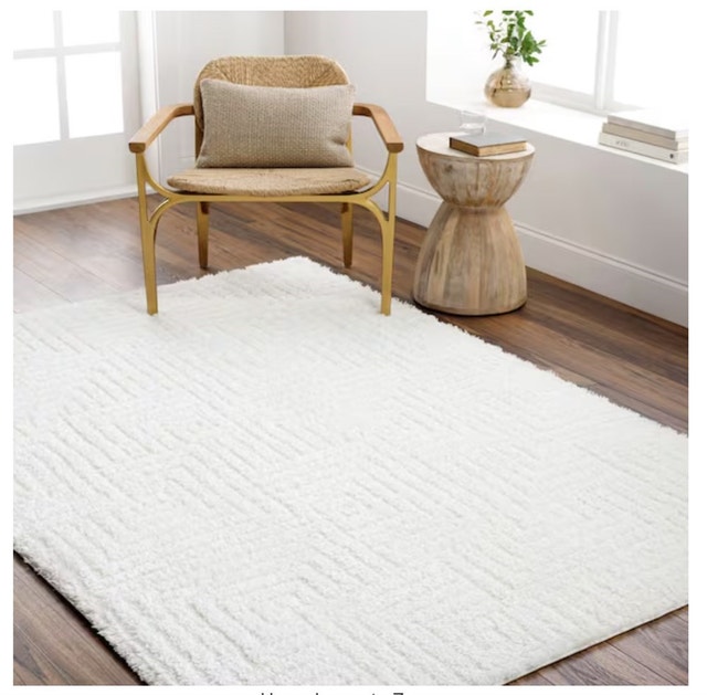 6' 7" x 9' Livabliss Nomadic Ivory Tribal Indoor Shag Rug