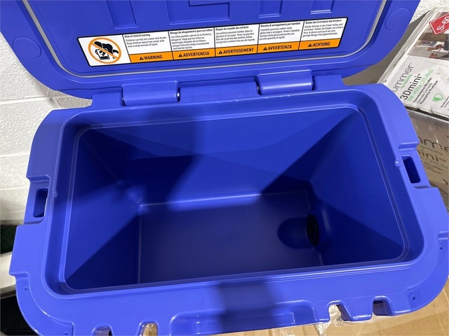 YETI Roadie 15 Hard Cooler with DoubleDuty Shoulder Strap - photo 4