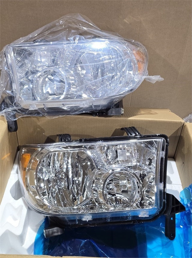 Headlight Assembly for 2007-2012 Toyota Tundra/Sequoia - photo 3