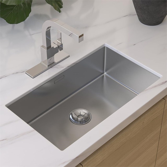 Pfister Vorena Polished Chrome Kitchen Faucet with Pull Out Spra - photo 2