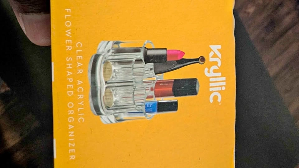 Make up holder