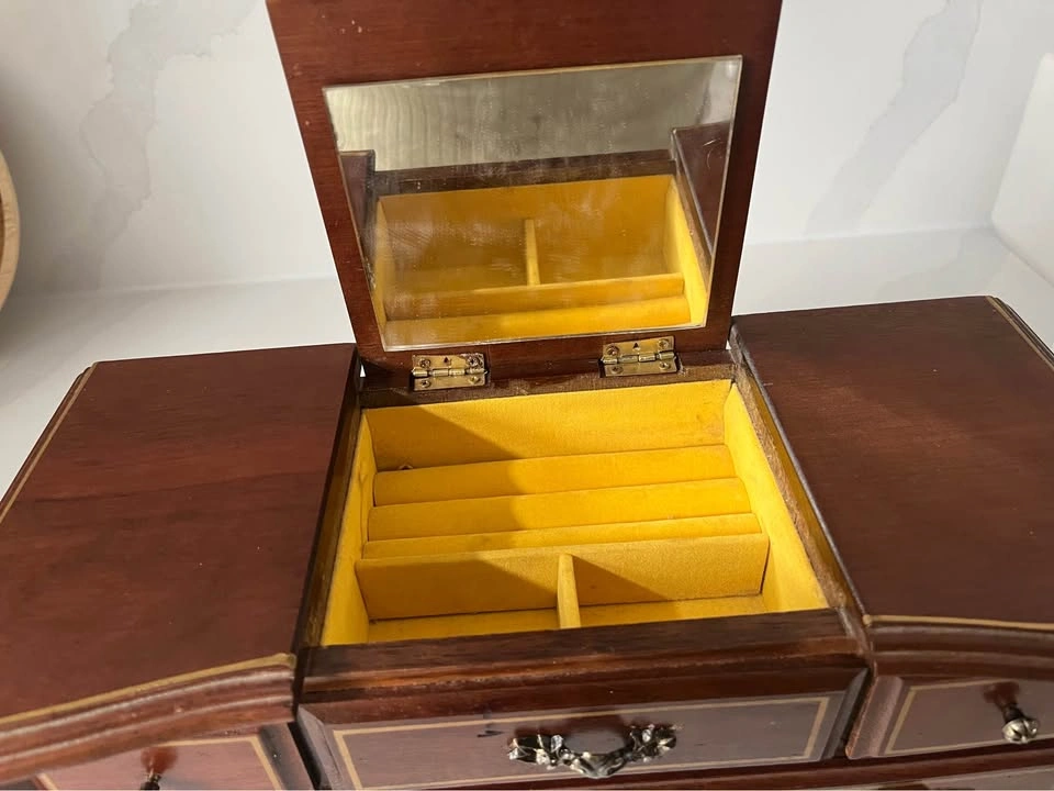 Elegant vintage mahogany jewellery box - photo 4