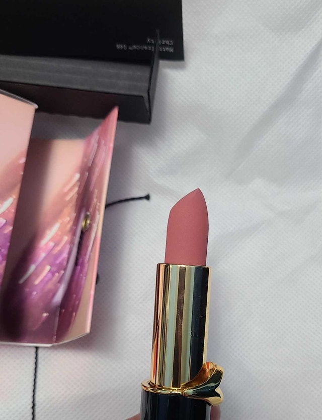 Pat McGrath Labs lipstick in shade 048 - photo 3