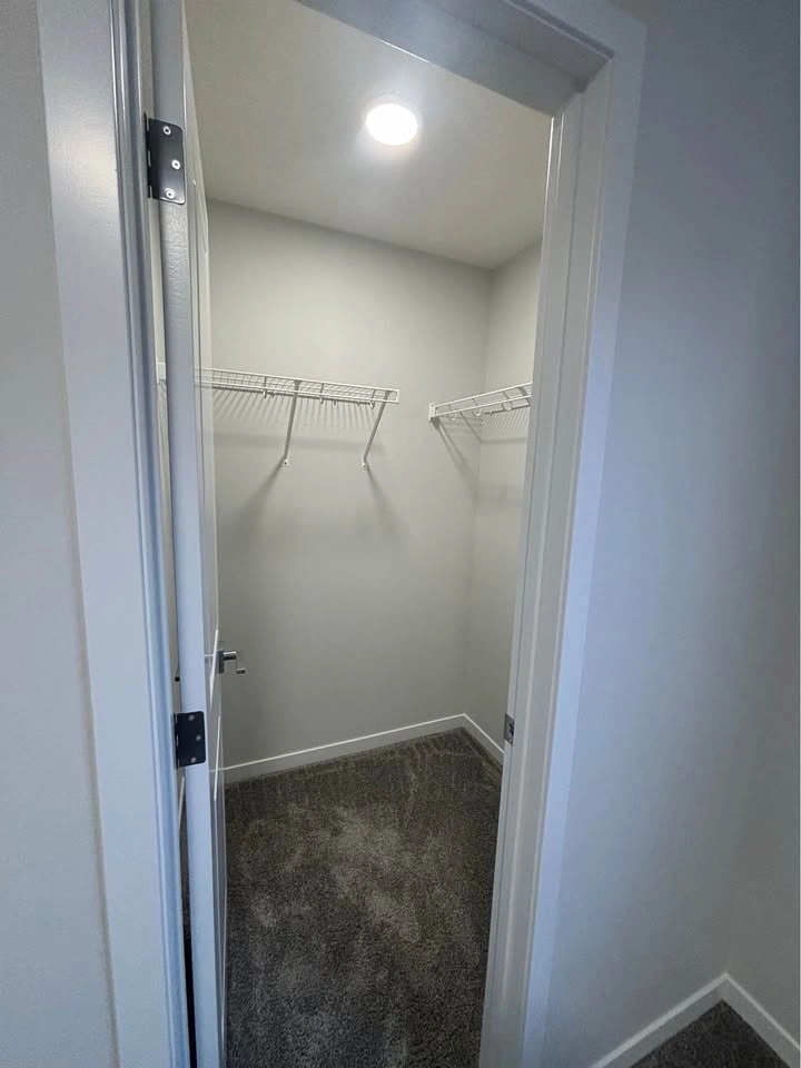 Private room for rent - photo 2