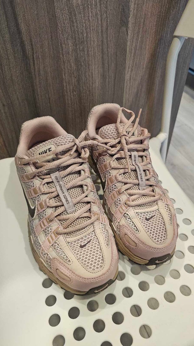 Nike Women's P-6000
