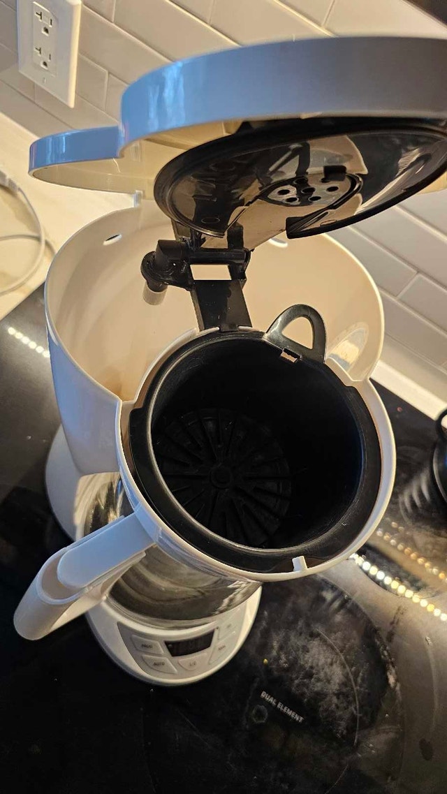 Black and Decker Coffee Maker - photo 3
