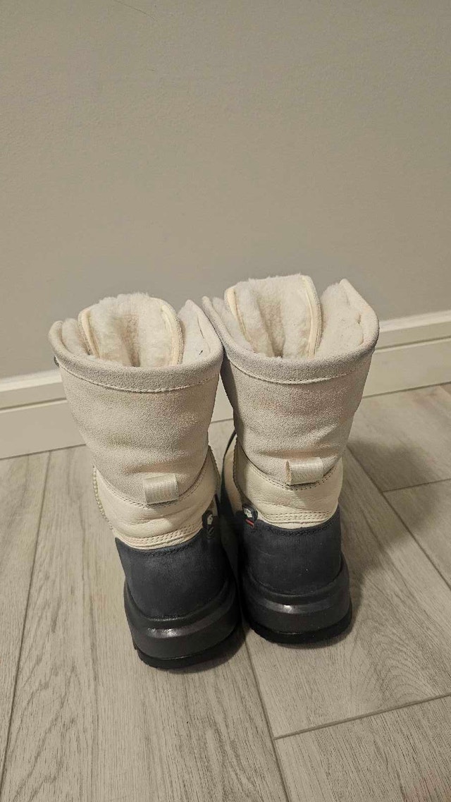 UGG Adirondack Boots Size 8.5 - photo 3