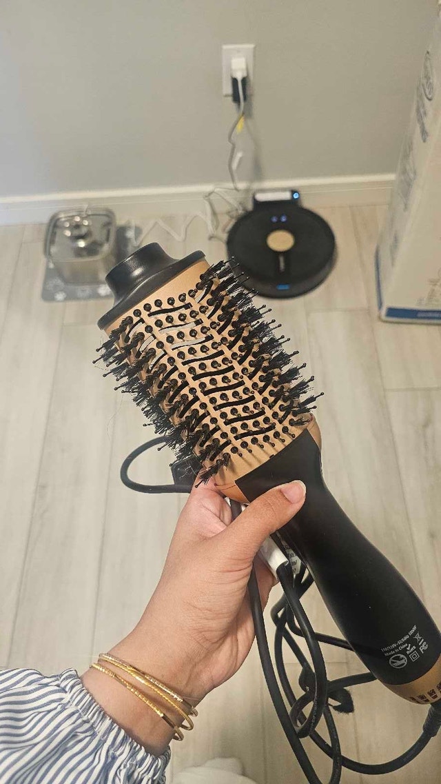 One-Step Hair Dryer and Volumizer - photo 2