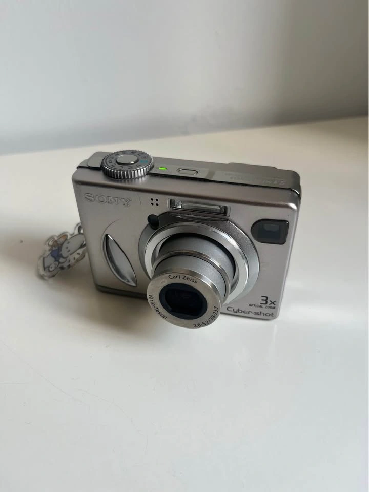 Sony Cybershot DSC-W5 Digital Camera - photo 4