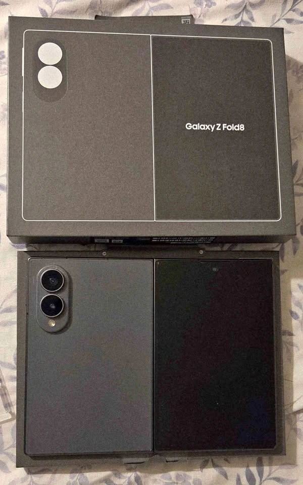 Brand New Samsung Galaxy Fold 8 256GB Black