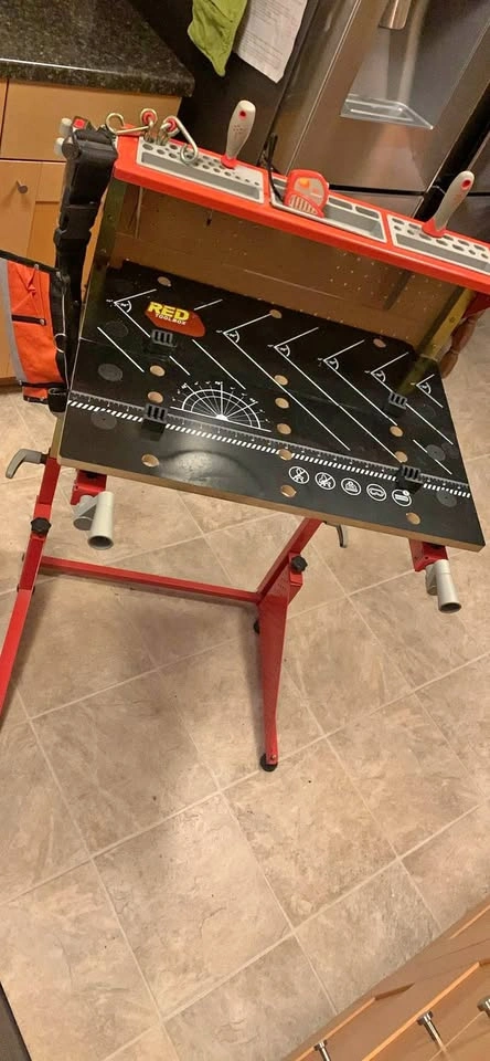 Kids adjustable work bench/woodshop Redbox