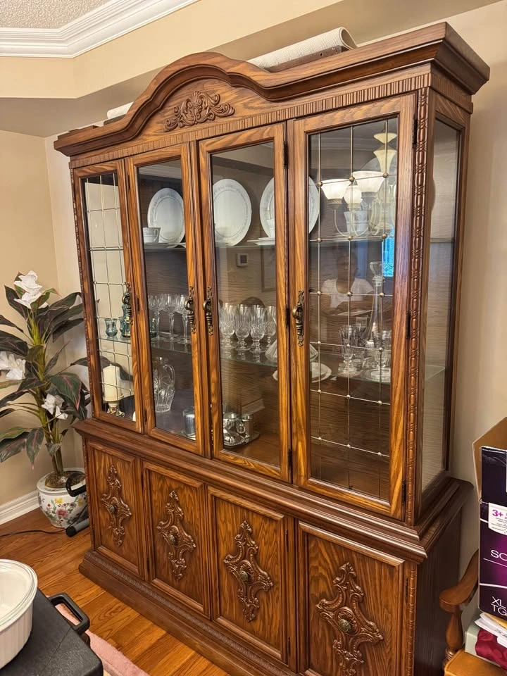 Traditional Oak China Cabinet Hutch - photo 2